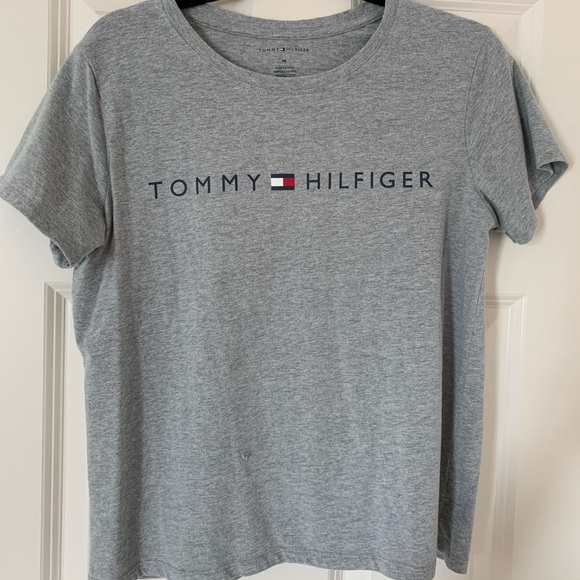 Tommy Hilfiger shirt - Picture 1 of 2